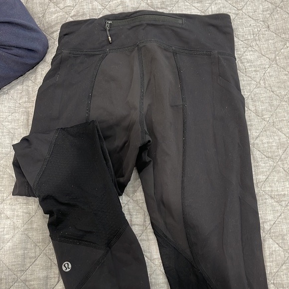 Lululemon 3/4 length leggings. Size 4. - Picture 2 of 2